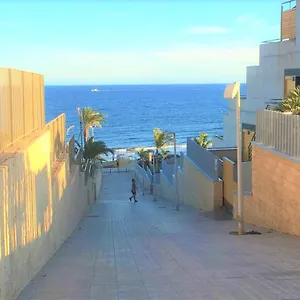 los-patios-tranquilos-el-medano-beach-apartment.tenerifehoteles.net/